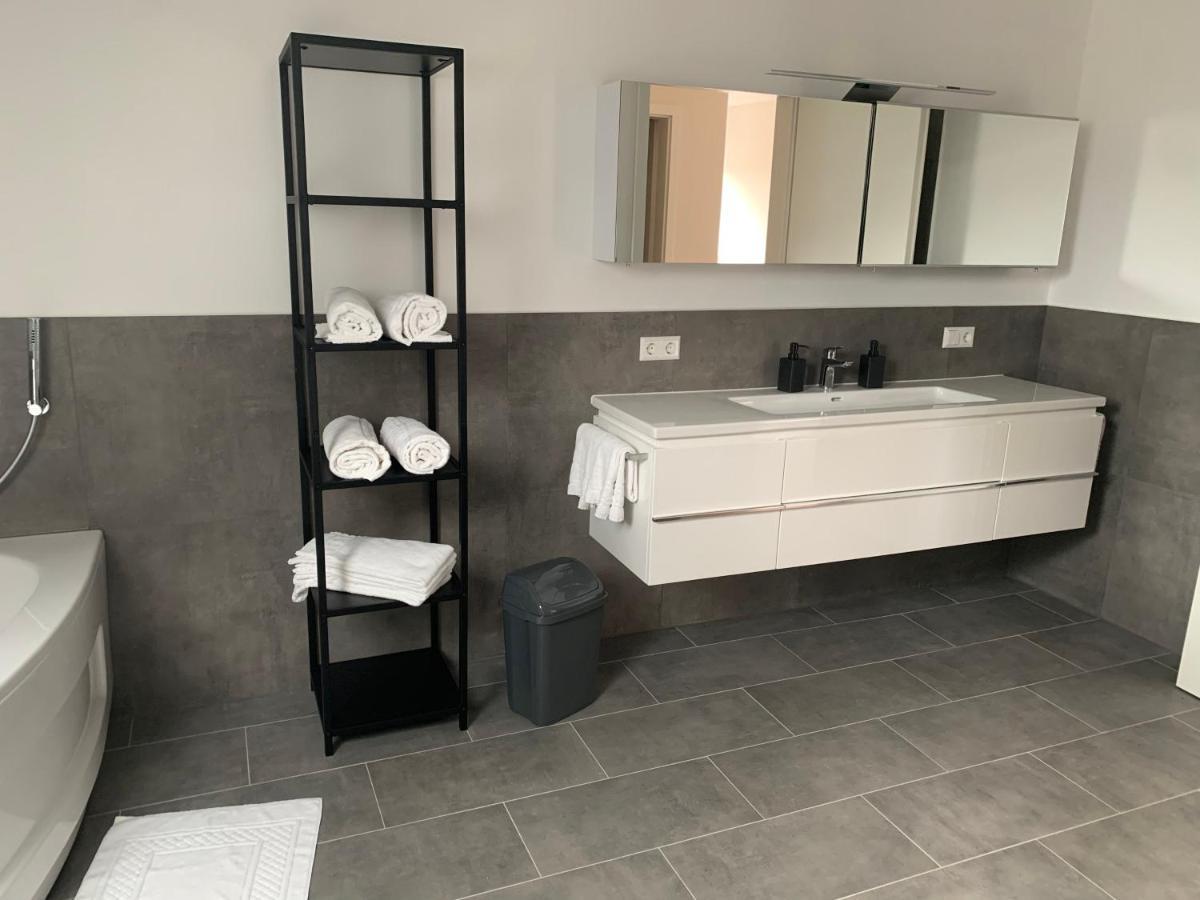 Freiraum Apartment Анвайлер ам Трифелс Екстериор снимка