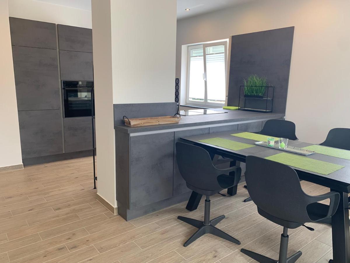 Freiraum Apartment Анвайлер ам Трифелс Екстериор снимка